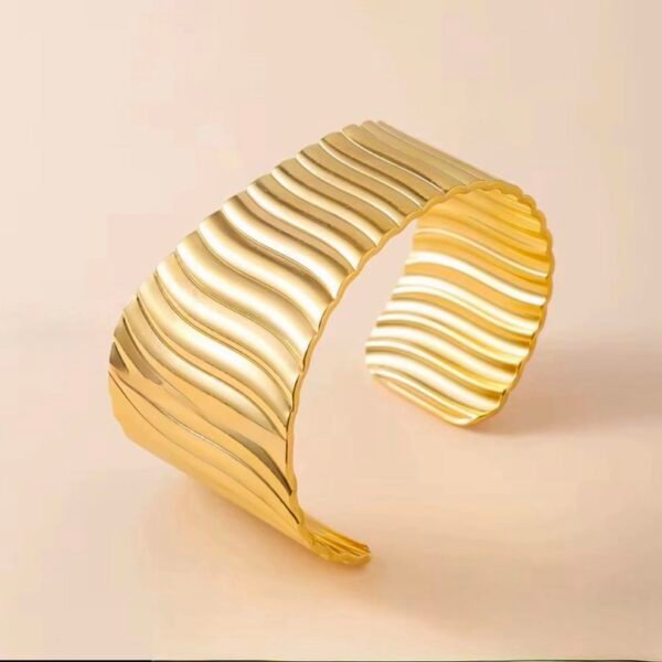 Nyla cuff bangle