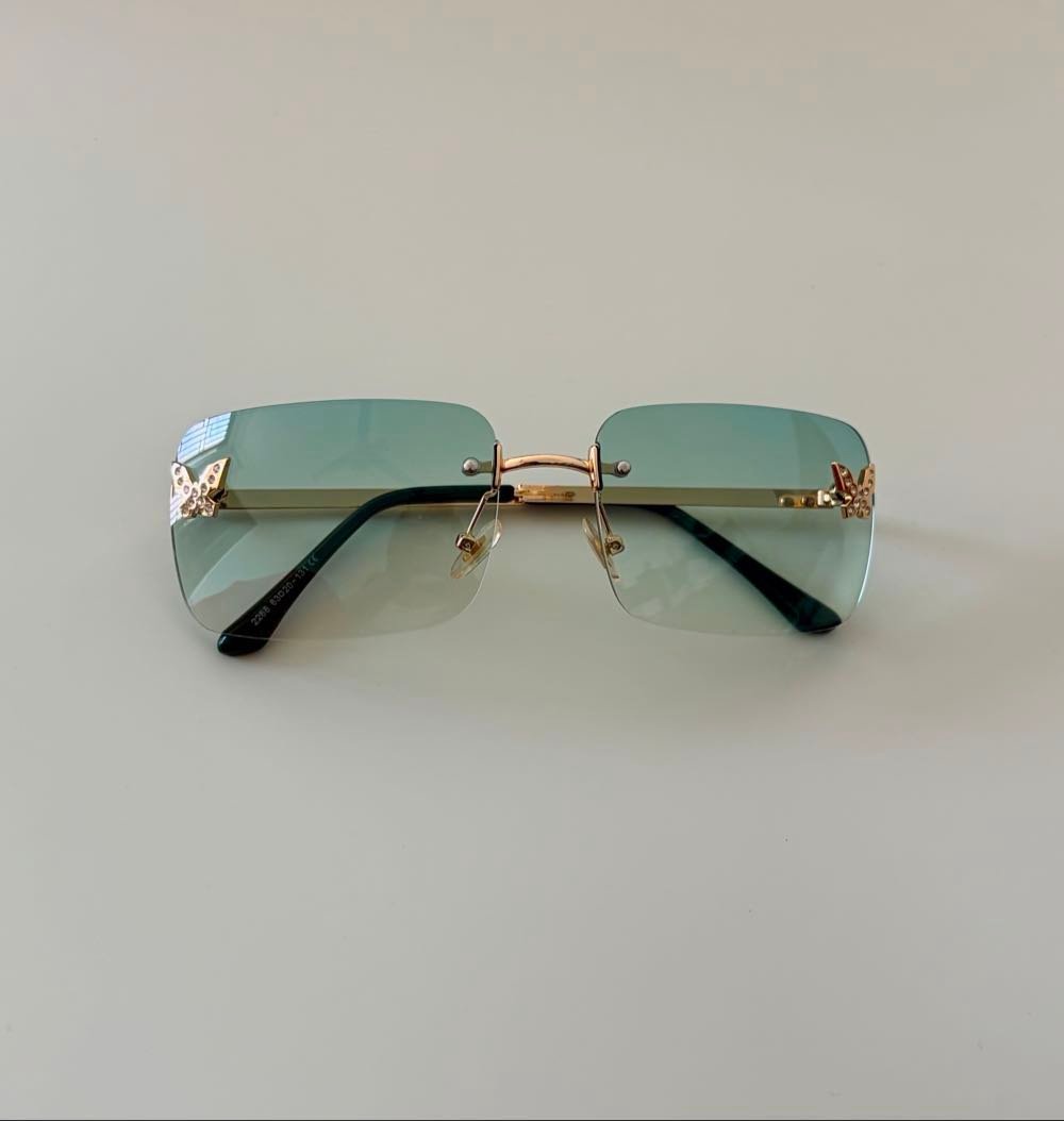 pyl17thpw7 Y2K inspired sunglasses - Image 1
